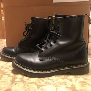 Dr. Martens 1460 W Black Leather Boots Women Sz 8